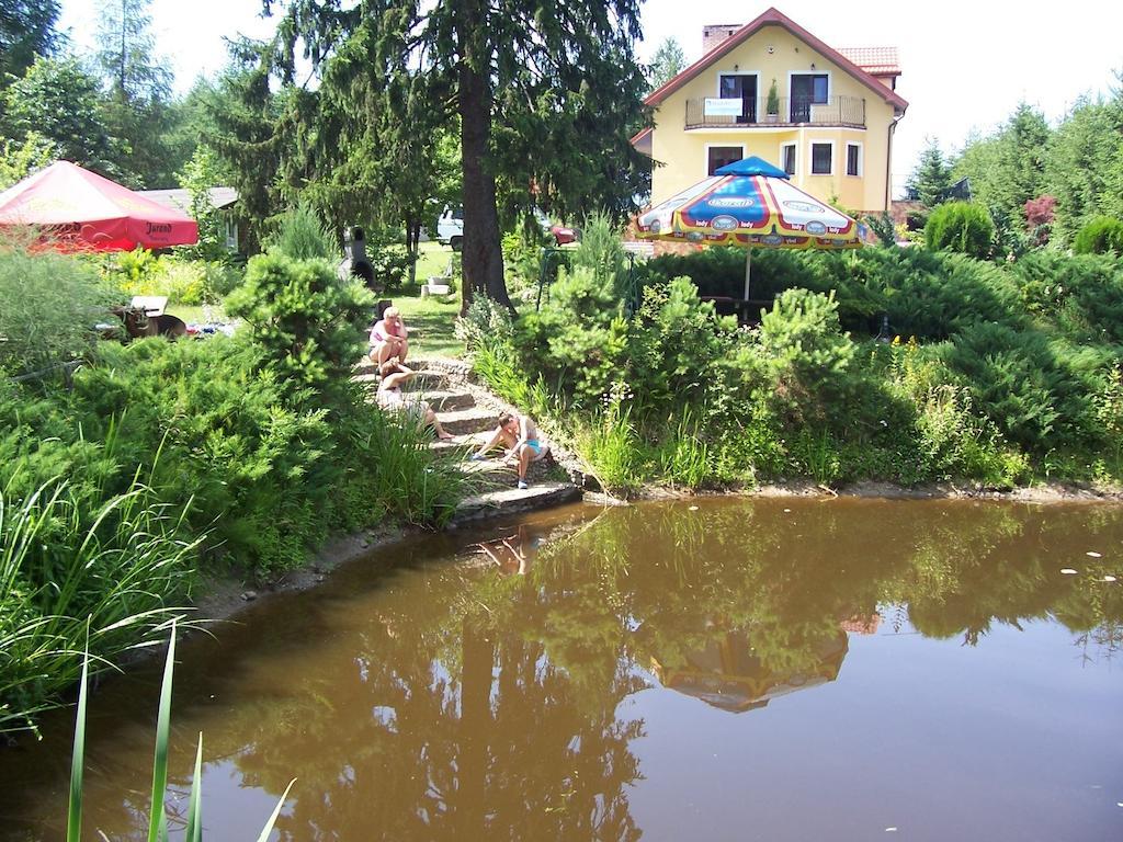 Вилла Gosciniec Nad Stawem Щитно Экстерьер фото